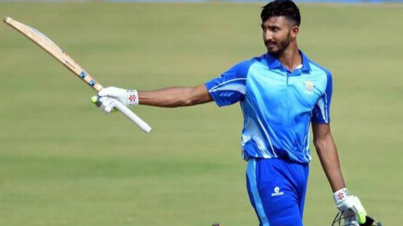 டி20 கிரிக்கெட்டில் சேஸிங்கில் செம ரெக்கார்டு.. கோலி, ரோஹித்லாம் கூட செய்யாத சாதனையை செய்த இளம் வீரர்.. 19 வயசுலயே பயங்கரமான சாதனை டி20 கிரிக்கெட்டில் சேஸிங்கில் செம ரெக்கார்டு.. கோலி, ரோஹித்லாம் கூட செய்யாத சாதனையை செய்த இளம் வீரர்.. 19 வயசுலயே பயங்கரமான சாதனை