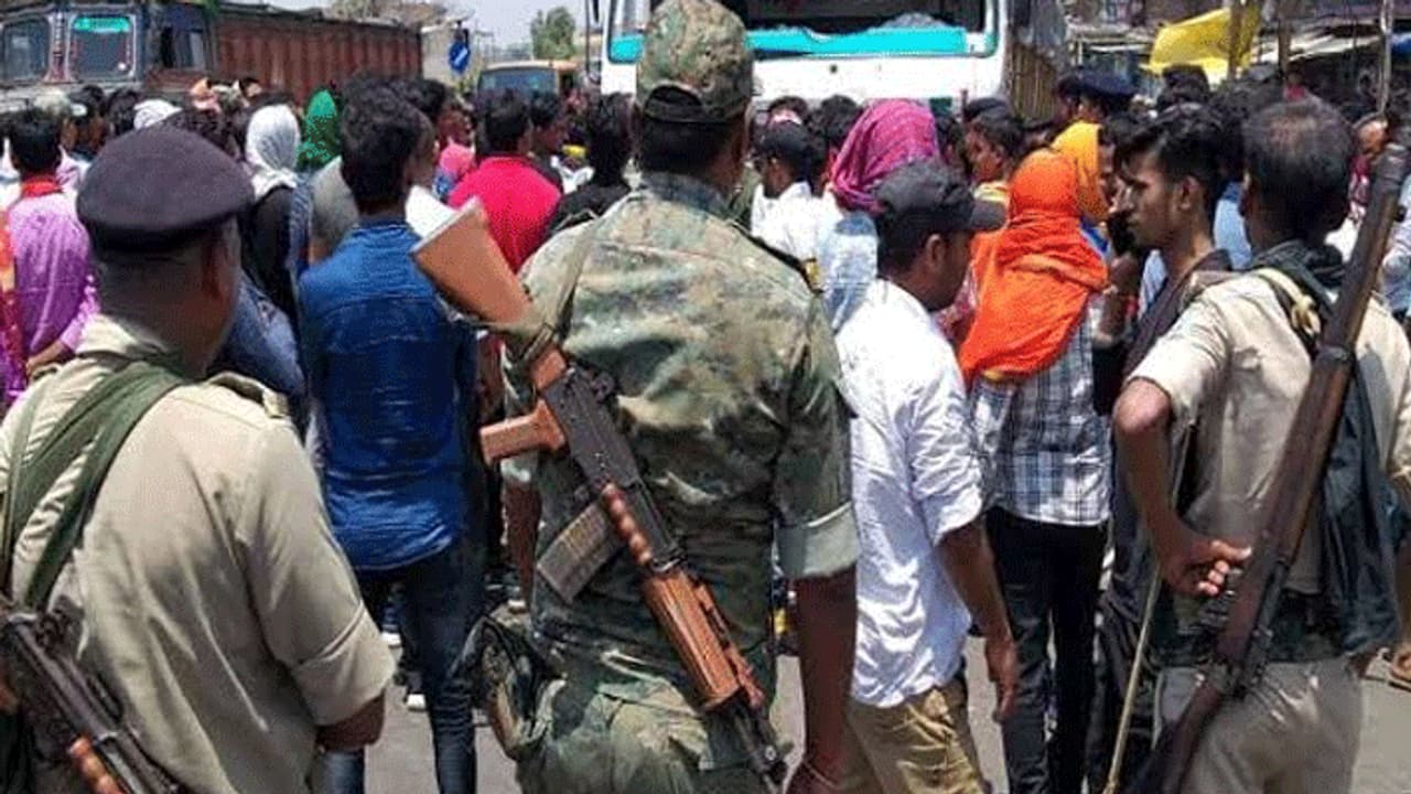 एक साथ एक गांव के 7 लोगों की दर्दनाक मौत, चश्मदीदों ने कहा, वो खतरनाक सीन देख हमारा दिल दहल गया एक साथ एक गांव के 7 लोगों की दर्दनाक मौत, चश्मदीदों ने कहा, वो खतरनाक सीन देख हमारा दिल दहल गया