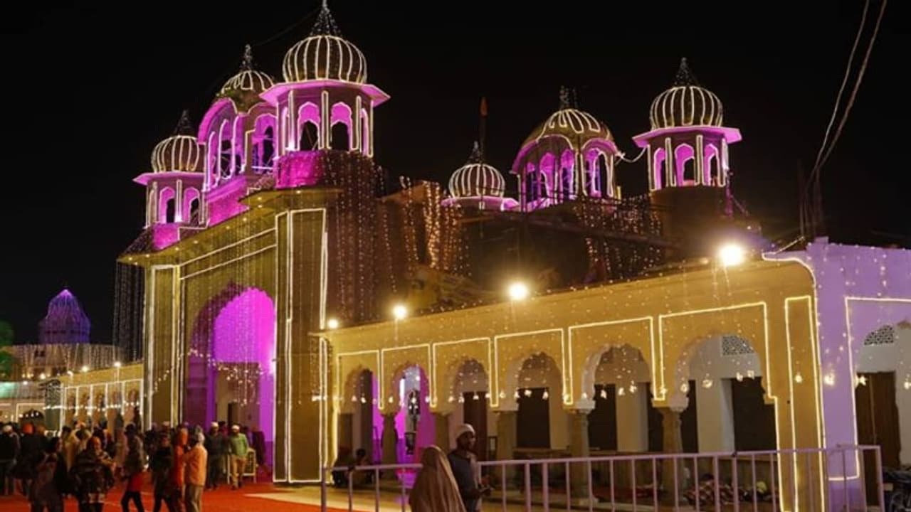 Guru Nanak Jayanti 2021 গুরুনানক জয়ন্তী, কী এই দিনের মাহাত্ম, কী হয় এই বিশেষ তিথিতে