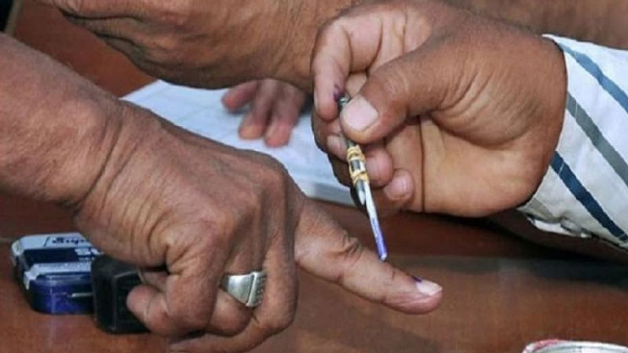 தேர்தல் ஆணையமே அறிவித்திருந்தாலும் உள்ளாட்சி தேர்தலை இப்போது நடத்த முடியாது... அடித்து சொல்லும் திமுக எம்.பி..!