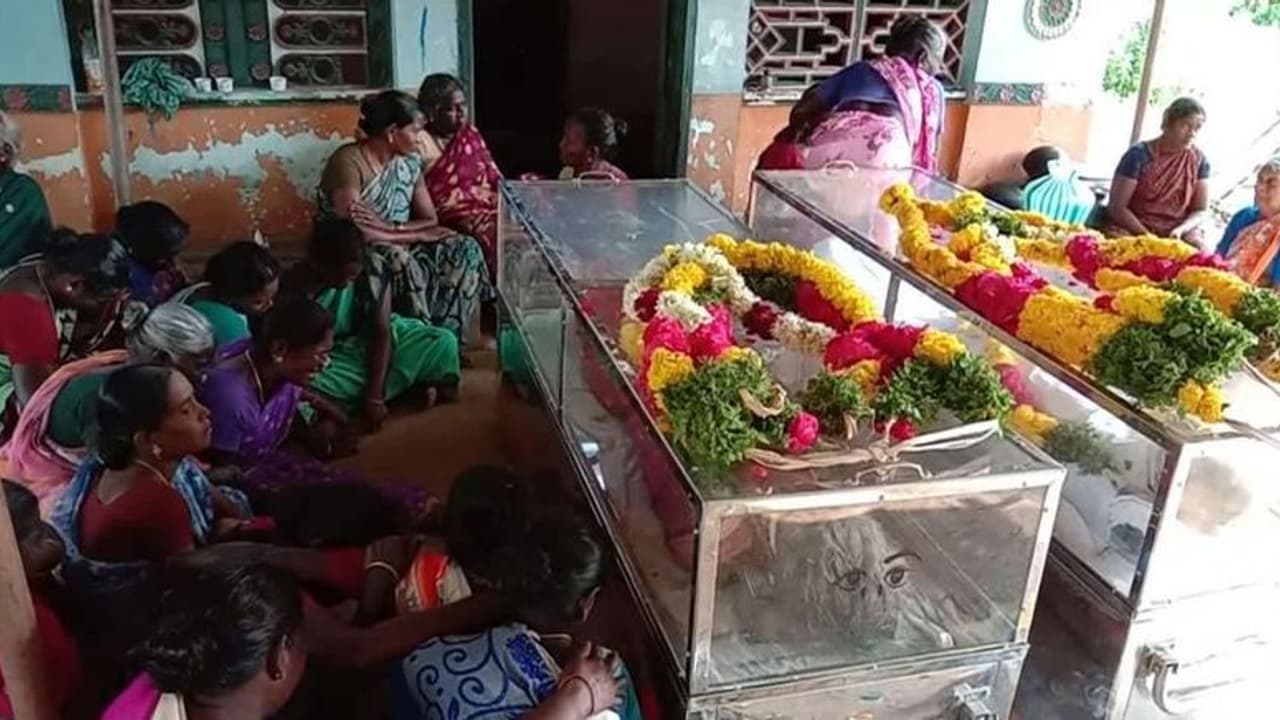 104 வயதில் மரணமடைந்த கணவர்..! துக்கம் தாளாமல் உயிர்விட்ட 100 வயது மனைவி..! சாவிலும் இணைபிரியாத தம்பதி..! 104 வயதில் மரணமடைந்த கணவர்..! துக்கம் தாளாமல் உயிர்விட்ட 100 வயது மனைவி..! சாவிலும் இணைபிரியாத தம்பதி..!