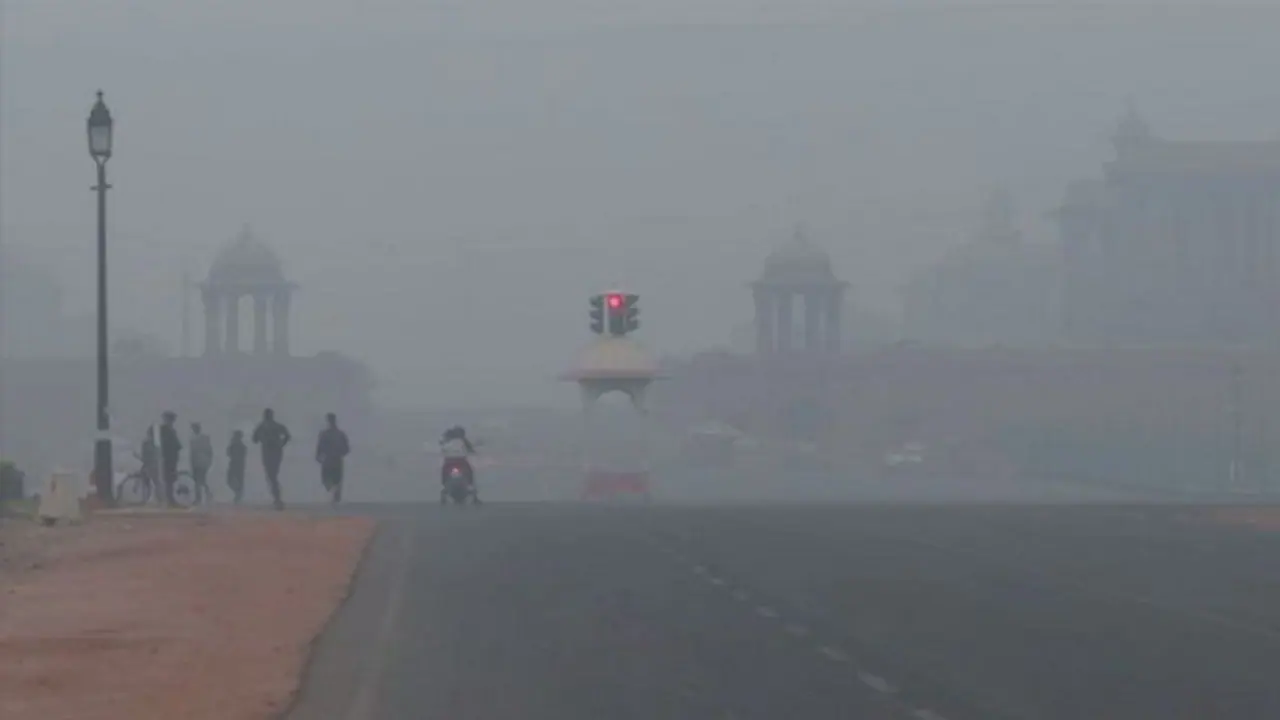 Air quality worsens again in Delhi, Kejriwal mulls extending odd even scheme