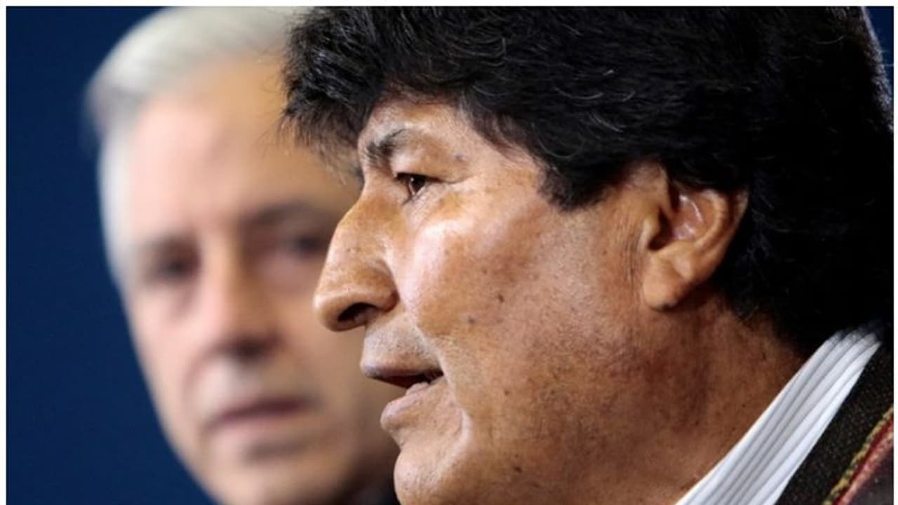 പ്രതിഷേധക്കാര് വീടുകള് തകര്ത്തു; ബൊളീവിയന് പ്രസിഡന്റ് മെക്സിക്കോയില് രാഷ്ട്രീയ അഭയം തേടി പ്രതിഷേധക്കാര് വീടുകള് തകര്ത്തു; ബൊളീവിയന് പ്രസിഡന്റ് മെക്സിക്കോയില് രാഷ്ട്രീയ അഭയം തേടി