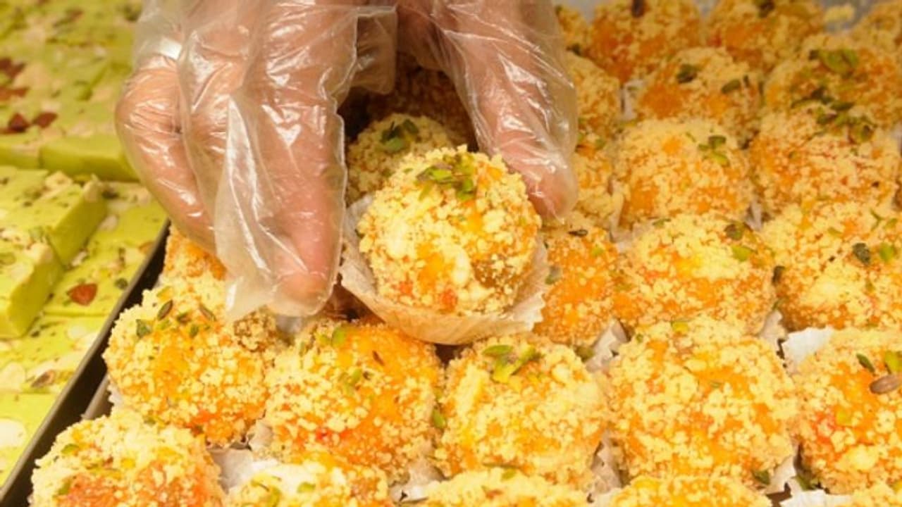 শেষপাতে মিষ্টি খাওয়ার অভ্যাস, জানেন এটি স্বাস্থ্যের পক্ষে ভালো না ক্ষতিকর শেষপাতে মিষ্টি খাওয়ার অভ্যাস, জানেন এটি স্বাস্থ্যের পক্ষে ভালো না ক্ষতিকর