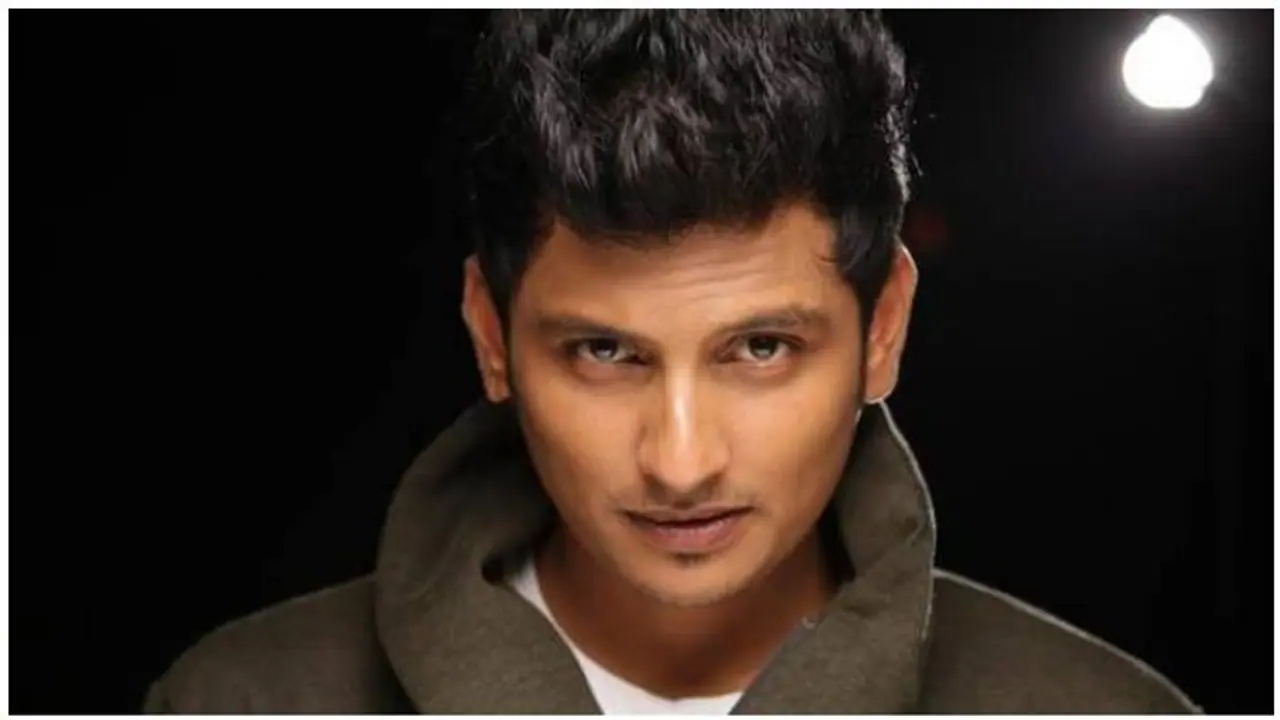 டிசம்பரில் சீறி வரும் ஜீவாவின் 'சீறு'..! ரிலீஸ் தேதி இதோ! டிசம்பரில் சீறி வரும் ஜீவாவின் 'சீறு'..! ரிலீஸ் தேதி இதோ!