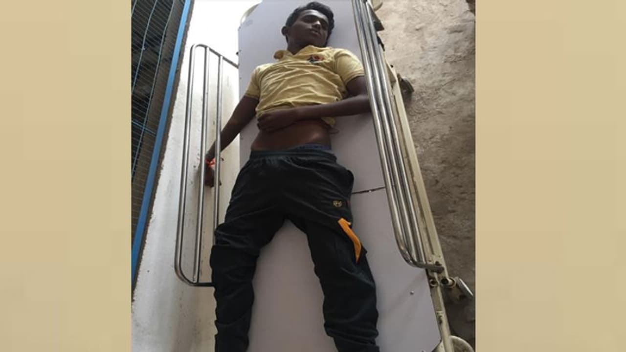 నారాయణ కాలేజీ క్యాంపస్ లో మరో దారుణం.... విద్యార్థి ఆత్మహత్య నారాయణ కాలేజీ క్యాంపస్ లో మరో దారుణం.... విద్యార్థి ఆత్మహత్య