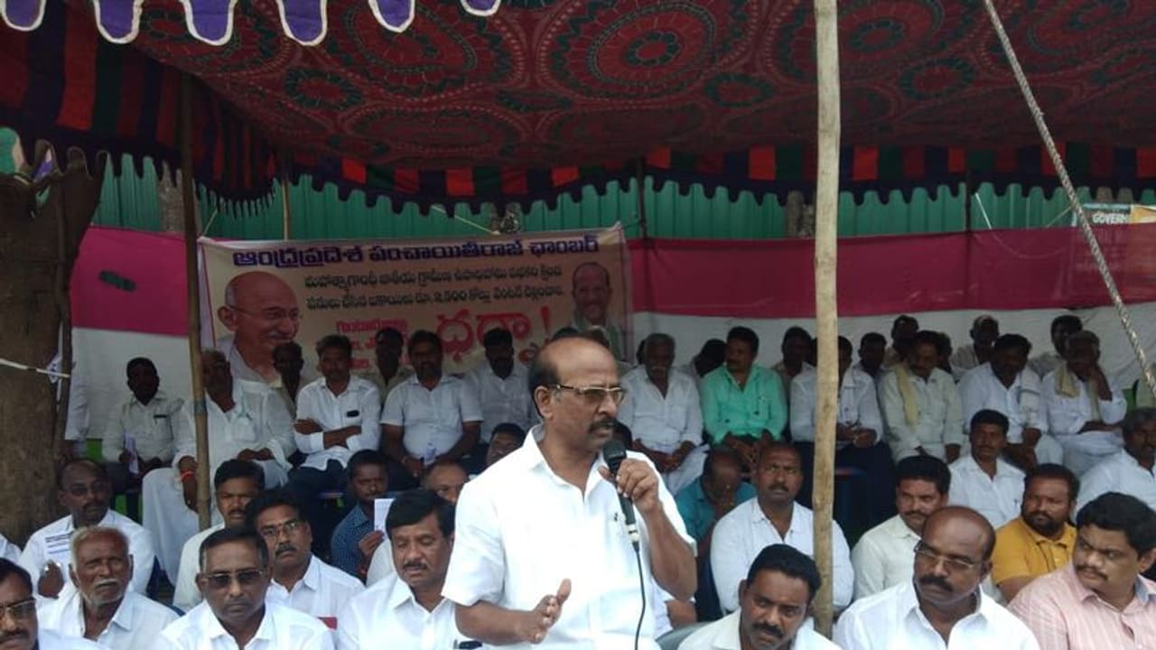 వంశీ తిట్లు: చంద్రబాబుకు ఎదురు తిరిగిన ఎమ్మెల్సీ రాజేంద్రప్రసాద్ వంశీ తిట్లు: చంద్రబాబుకు ఎదురు తిరిగిన ఎమ్మెల్సీ రాజేంద్రప్రసాద్