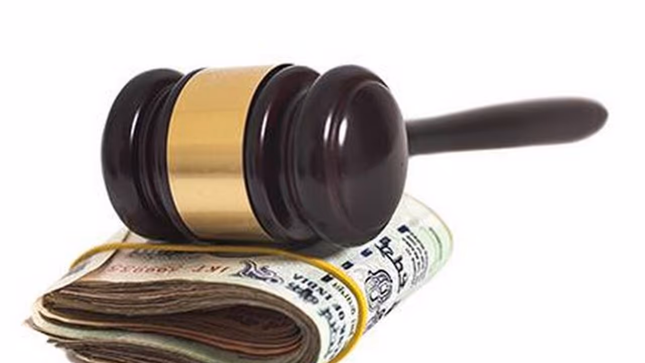 ತಪ್ಪು ಮಾಹಿತಿ ಕೊಟ್ಟ ನಗರಸಭೆ ಆಯುಕ್ತರಿಗೆ 10ಸಾವಿರ ದಂಡ..!