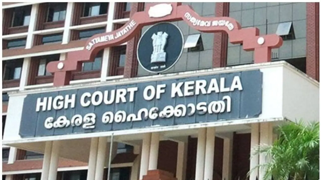 കൊച്ചിയിൽ റോഡുകളിലെ മരണക്കുഴികൾ ഉടൻ അടയ്ക്കണമെന്ന് ഹൈക്കോടതി കൊച്ചിയിൽ റോഡുകളിലെ മരണക്കുഴികൾ ഉടൻ അടയ്ക്കണമെന്ന് ഹൈക്കോടതി