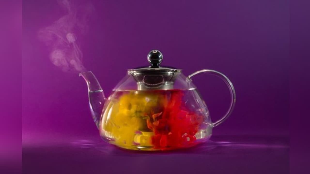 আর গ্রীন টি নয়, এবার ভরসা রাখুন স্পার্কলিং টি তে