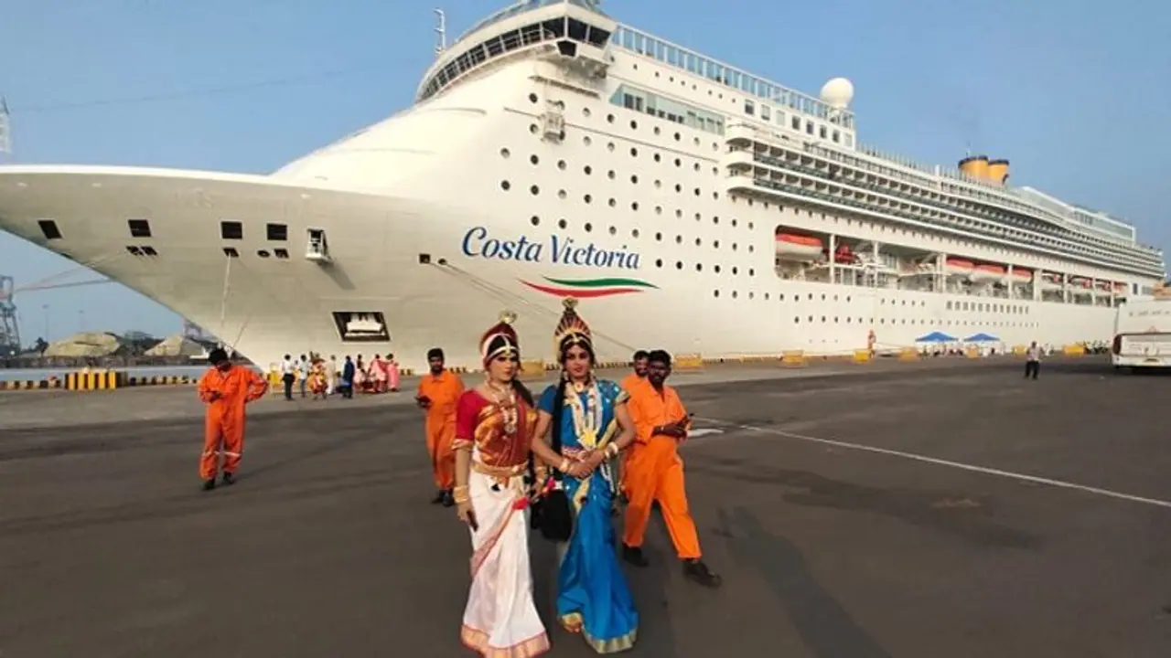 ಮಂಗಳೂರಿಗೆ ಬಂದ ಎರಡನೇ ಪ್ರವಾಸಿ ನೌಕೆ, ಕರಾವಳಿಯ ಸೊಬಗು ಸವಿದ ವಿದೇಶಿಗರು ಮಂಗಳೂರಿಗೆ ಬಂದ ಎರಡನೇ ಪ್ರವಾಸಿ ನೌಕೆ, ಕರಾವಳಿಯ ಸೊಬಗು ಸವಿದ ವಿದೇಶಿಗರು