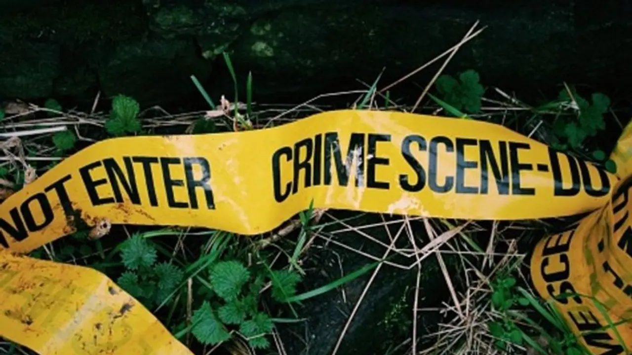 അഞ്ചംഗ സംഘം യുവതിയെ കൂട്ടബലാത്സംഗം ചെയ്തു; ആര് ആദ്യം ബലാത്സംഗം ചെയ്യുമെന്ന തര്ക്കത്തില് ഒരാളെ കൊന്നു അഞ്ചംഗ സംഘം യുവതിയെ കൂട്ടബലാത്സംഗം ചെയ്തു; ആര് ആദ്യം ബലാത്സംഗം ചെയ്യുമെന്ന തര്ക്കത്തില് ഒരാളെ കൊന്നു