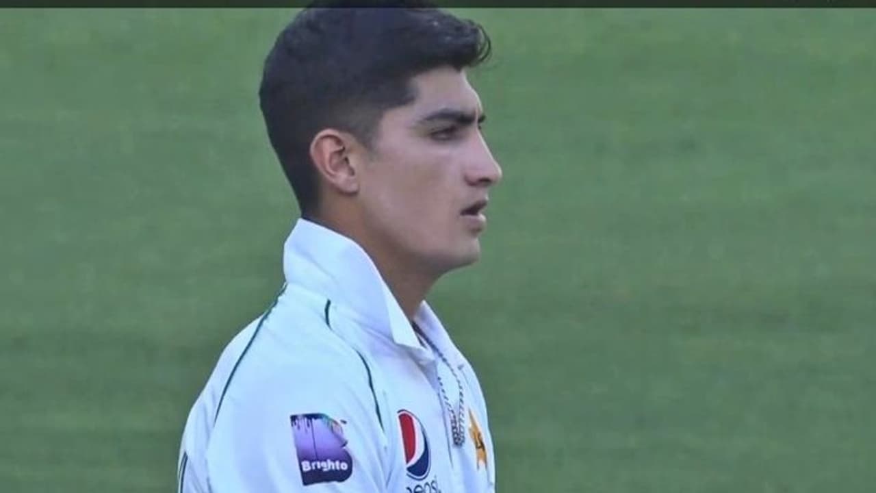 ತಾಯಿಯ ನಿಧನರಾದರೂ ತಾಯ್ನಾಡಿಗೆ ತೆರಳದೆ ಪಂದ್ಯ ಆಡಿದ ಪಾಕ್ ಕ್ರಿಕೆಟಿಗ! ತಾಯಿಯ ನಿಧನರಾದರೂ ತಾಯ್ನಾಡಿಗೆ ತೆರಳದೆ ಪಂದ್ಯ ಆಡಿದ ಪಾಕ್ ಕ್ರಿಕೆಟಿಗ!