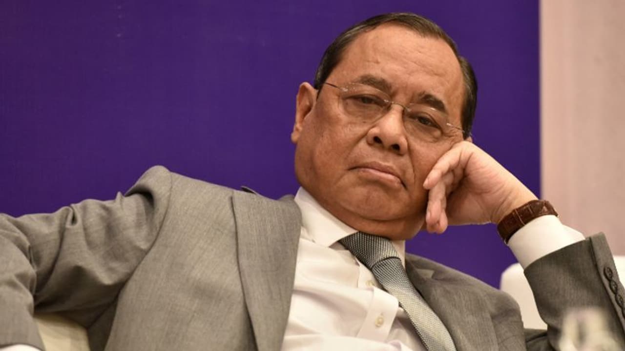 सुप्रीम कोर्ट का खुद पर बड़ा फैसला, अब चीफ जस्टिस का ऑफिस भी RTI के दायरे में सुप्रीम कोर्ट का खुद पर बड़ा फैसला, अब चीफ जस्टिस का ऑफिस भी RTI के दायरे में