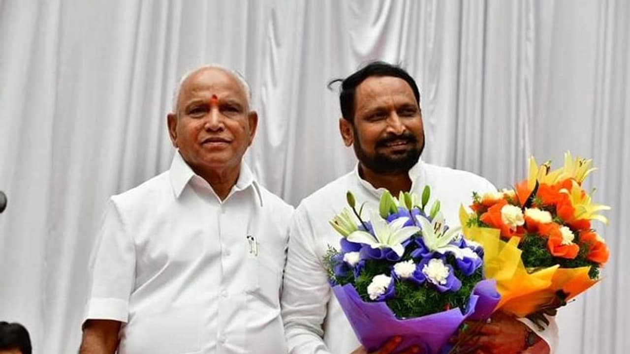 कर्नाटक में भाजपा होगी मजबूत, उपचुनाव के बाद सरकार को होगी ‘छक्के’ की जरूरत