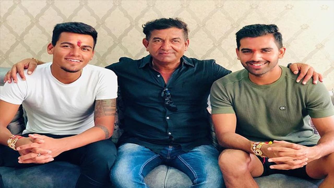 INDvsBAN मैच में हैट्रिक लगाने वाले चाहर को प्रैक्टिस कराने पिता ने छोड़ दी थी एयरफोर्स की जॉब INDvsBAN मैच में हैट्रिक लगाने वाले चाहर को प्रैक्टिस कराने पिता ने छोड़ दी थी एयरफोर्स की जॉब