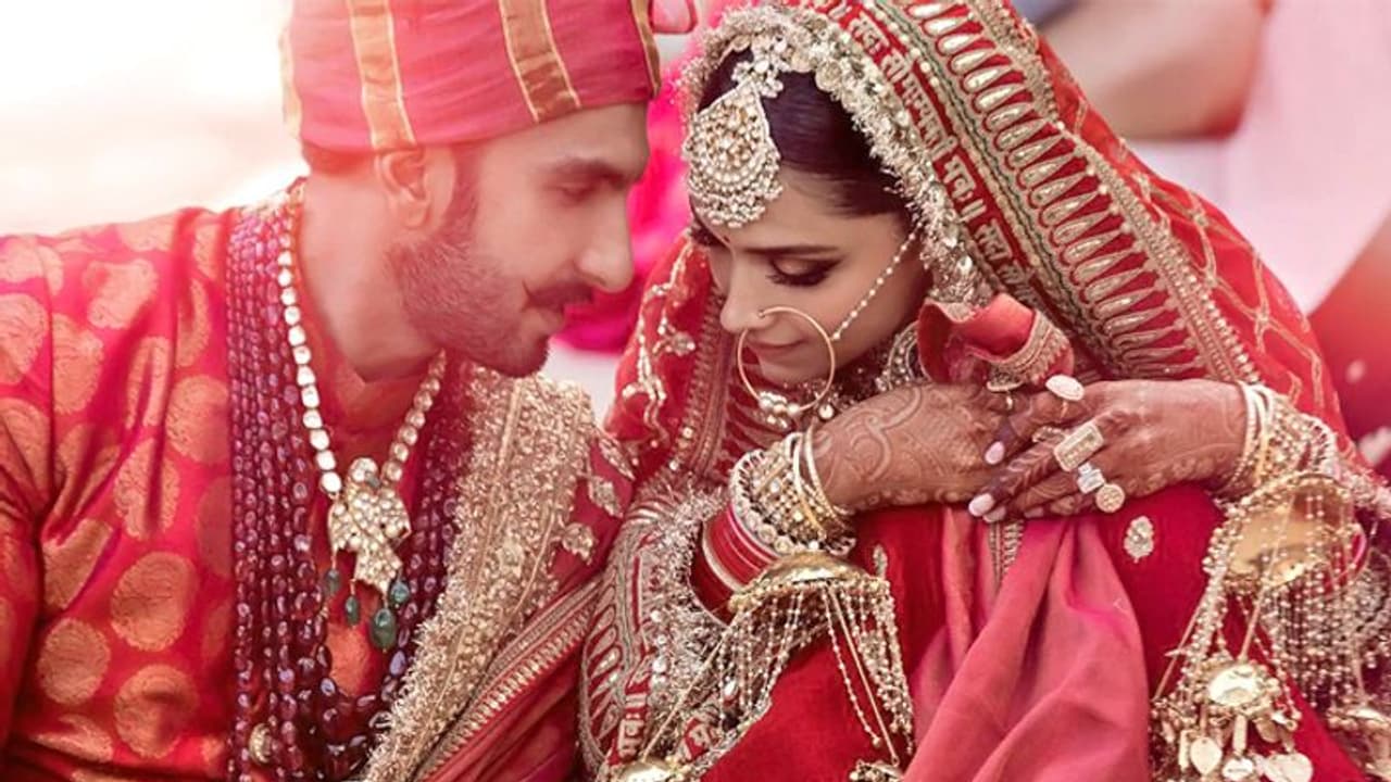 രണ്വീറിനൊപ്പം മൂന്ന് ചിത്രങ്ങള് നിരസിച്ച് ദീപിക; ഭര്ത്താവിന്റെ പടങ്ങള് ഒഴിവാക്കുന്ന കാരണം ഇത് രണ്വീറിനൊപ്പം മൂന്ന് ചിത്രങ്ങള് നിരസിച്ച് ദീപിക; ഭര്ത്താവിന്റെ പടങ്ങള് ഒഴിവാക്കുന്ന കാരണം ഇത്