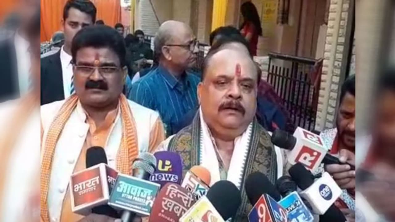 अयोध्या सद्भावना समन्वय समिति के अध्यक्ष ने कहा हिंदुस्तान में खैरात के लायक भी नहीं ओवैसी अयोध्या सद्भावना समन्वय समिति के अध्यक्ष ने कहा हिंदुस्तान में खैरात के लायक भी नहीं ओवैसी