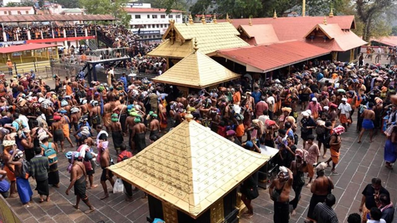 മണ്ഡലപൂജക്കായി ശബരിമല നട നാളെ തുറക്കും: ഇക്കുറി കനത്ത സുരക്ഷയില്ല മണ്ഡലപൂജക്കായി ശബരിമല നട നാളെ തുറക്കും: ഇക്കുറി കനത്ത സുരക്ഷയില്ല