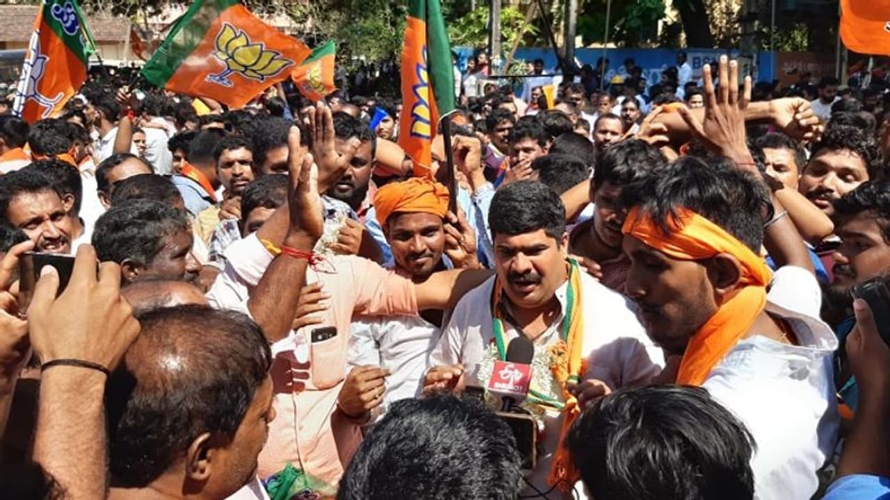 ಕಾಂಗ್ರೆಸ್ ಮಾಜಿ ಕಾರ್ಪೋರೇಟರ್ಗಳ ಮಧ್ಯೆ ಬಿಜೆಪಿ ಹೊಸ ಮುಖಗಳ ಗೆಲುವು ಕಾಂಗ್ರೆಸ್ ಮಾಜಿ ಕಾರ್ಪೋರೇಟರ್ಗಳ ಮಧ್ಯೆ ಬಿಜೆಪಿ ಹೊಸ ಮುಖಗಳ ಗೆಲುವು