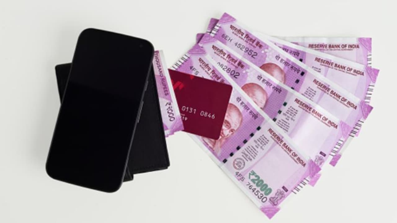 Vastu Tips: বাড়িতে সব সময় হবে টাকার বৃষ্টি, জেনে নিন কি করবেন