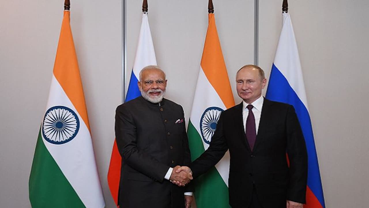 ರಷ್ಯಾ ವಿಕ್ಟರಿ ಡೇ ಗೆ ಅತಿಥಿಯಾಗಿ ಮೋದಿಗೆ ಅಧ್ಯಕ್ಷ ಪುಟಿನ್ ಆಹ್ವಾನ! ರಷ್ಯಾ ವಿಕ್ಟರಿ ಡೇ ಗೆ ಅತಿಥಿಯಾಗಿ ಮೋದಿಗೆ ಅಧ್ಯಕ್ಷ ಪುಟಿನ್ ಆಹ್ವಾನ!