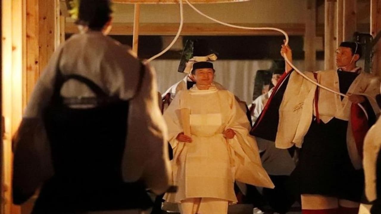 जापान के सम्राट ने 'देवी' संग गुजारी रात जापान के सम्राट ने 'देवी' संग गुजारी रात