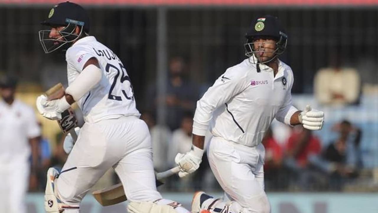 കൂറ്റന് സ്കോറിലേക്ക് ഗിയറിട്ട് മായങ്കും പൂജാരയും; കടുവക്കൂട്ടം വിയര്ക്കും കൂറ്റന് സ്കോറിലേക്ക് ഗിയറിട്ട് മായങ്കും പൂജാരയും; കടുവക്കൂട്ടം വിയര്ക്കും