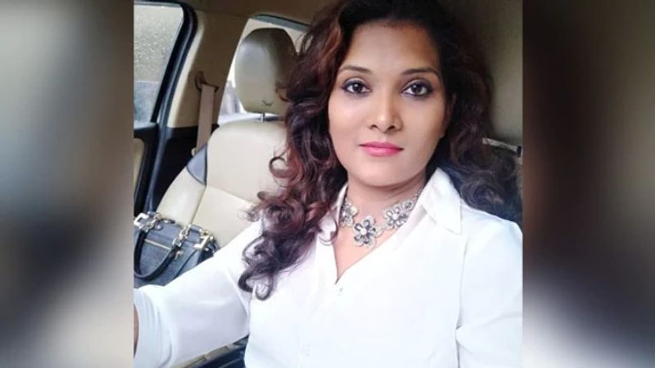 വിദേശയാത്രക്ക് ശേഷം വീട്ടിലേക്ക് മടങ്ങിയ ഗായിക വാഹനാപകടത്തില് മരിച്ചു വിദേശയാത്രക്ക് ശേഷം വീട്ടിലേക്ക് മടങ്ങിയ ഗായിക വാഹനാപകടത്തില് മരിച്ചു