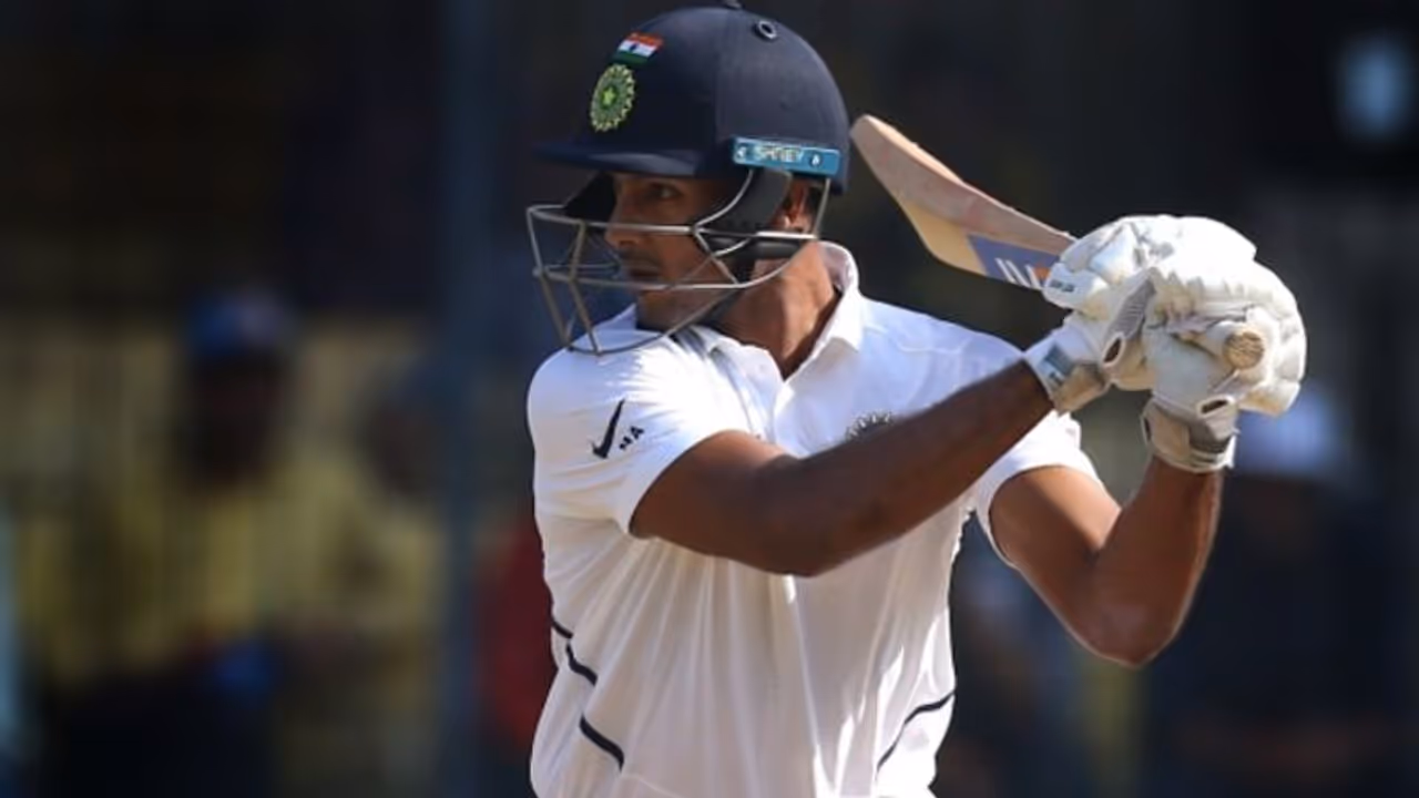 கோலி டக்.. மயன்க் அகர்வால் சதம், ரஹானே அரைசதம்.. வலுவான நிலையில் இந்தியா கோலி டக்.. மயன்க் அகர்வால் சதம், ரஹானே அரைசதம்.. வலுவான நிலையில் இந்தியா