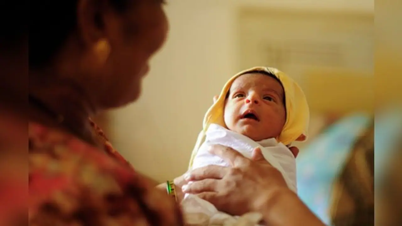 ಚಾಮರಾಜನಗರ: ಗಂಡು ಮಗುವಿಗೆ ನೆಹರು ಹೆಸರು ನಾಮಕರಣ ಚಾಮರಾಜನಗರ: ಗಂಡು ಮಗುವಿಗೆ ನೆಹರು ಹೆಸರು ನಾಮಕರಣ