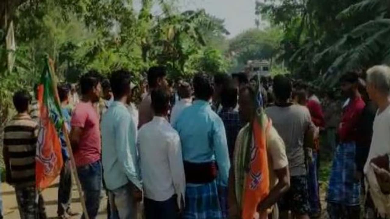 বিজেপি কর্মীর ঝুলন্ত দেহ উদ্ধার, চাঞ্চল্য পশ্চিম মেদিনীপুরের দাঁতনে