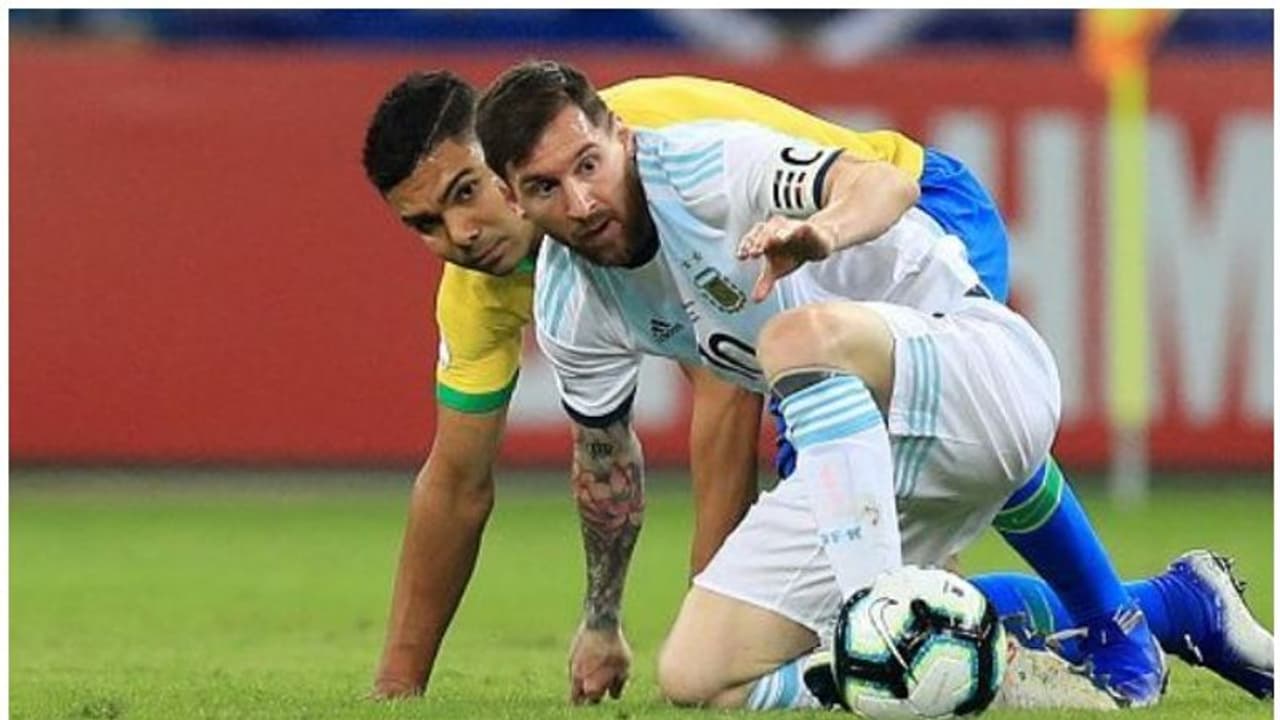 അവരുടെ കളി കണ്ടിട്ടില്ല, അഭിപ്രായം പറയുന്ന് ശരിയല്ല! ഏറ്റവും മികച്ച മൂന്ന് താരങ്ങളെ തിരഞ്ഞെടുത്ത് കാസമിറോ അവരുടെ കളി കണ്ടിട്ടില്ല, അഭിപ്രായം പറയുന്ന് ശരിയല്ല! ഏറ്റവും മികച്ച മൂന്ന് താരങ്ങളെ തിരഞ്ഞെടുത്ത് കാസമിറോ