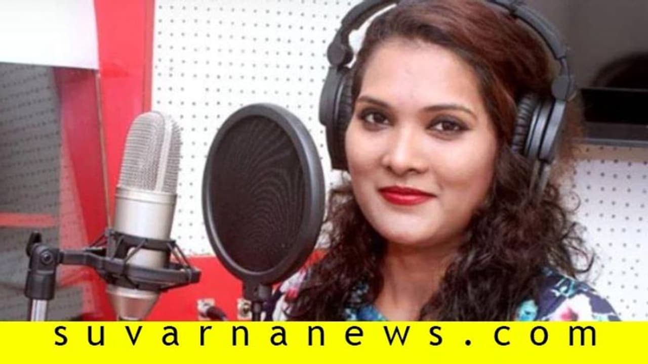 ರಸ್ತೆ ಅಪಘಾತದಲ್ಲಿ ಖ್ಯಾತ ಗಾಯಕಿ ದುರ್ಮರಣ ರಸ್ತೆ ಅಪಘಾತದಲ್ಲಿ ಖ್ಯಾತ ಗಾಯಕಿ ದುರ್ಮರಣ