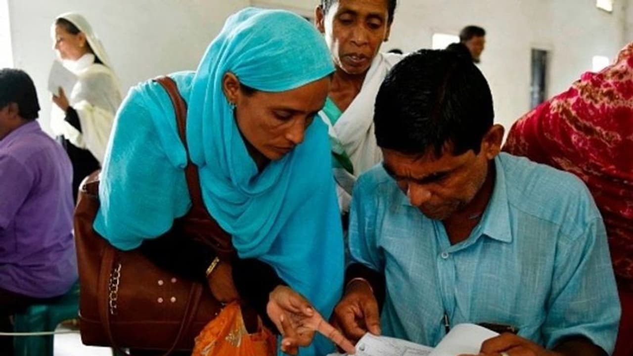 ৬১ বছরের গীতা রানির জীবনে যেন দেবদূত দিলীপ, এই কাহিনি যা মানুষকে অনুপ্রেরণা জোগাবে ৬১ বছরের গীতা রানির জীবনে যেন দেবদূত দিলীপ, এই কাহিনি যা মানুষকে অনুপ্রেরণা জোগাবে