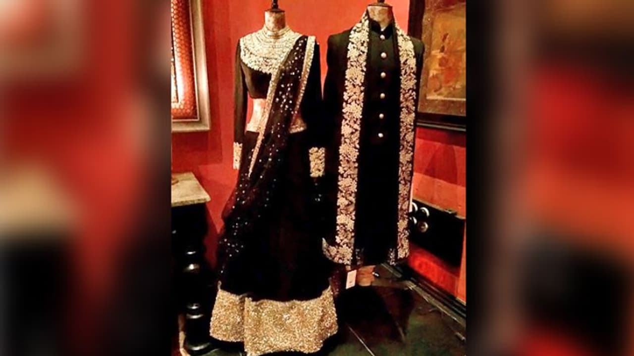 जानें क्यों शादी के दौरान दूल्हा दुल्हन को काले कपड़े नहीं पहनने चाहिए