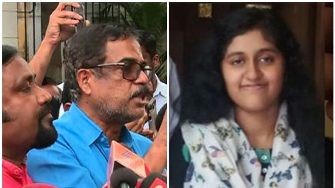 ஐஐடி மாணவி பாத்திமா மரணம் தற்கொலை அல்ல... அவரை கொலை செய்திருக்கலாம்... மாணவியின் தந்தை பகீர் புகார்! ஐஐடி மாணவி பாத்திமா மரணம் தற்கொலை அல்ல... அவரை கொலை செய்திருக்கலாம்... மாணவியின் தந்தை பகீர் புகார்!