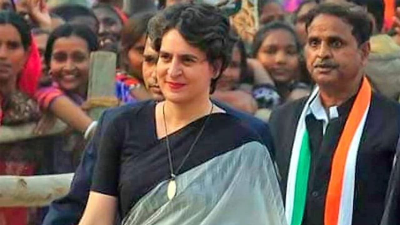 झारखंड: स्टार प्रचारकों में नहीं है प्रियंका का नाम, BJP ने कहा गांधी परिवार में चरम पर है खींचतान झारखंड: स्टार प्रचारकों में नहीं है प्रियंका का नाम, BJP ने कहा गांधी परिवार में चरम पर है खींचतान