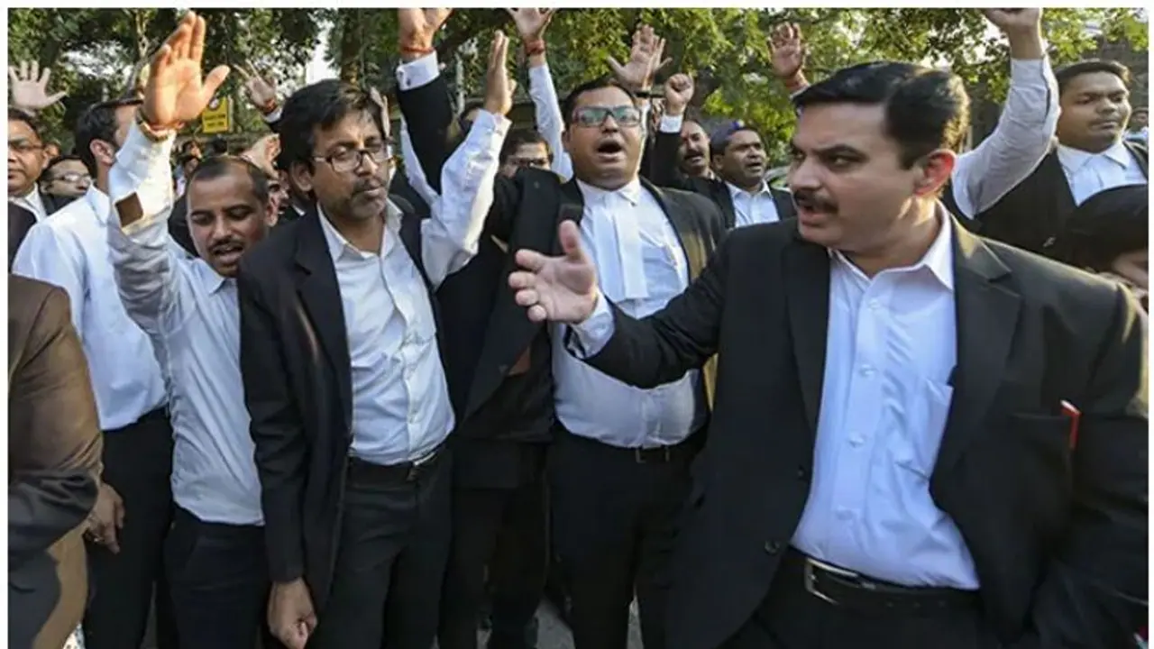 লকডাউনে কাজ হারিয়েছেন আইনজীবীরা, সাহায্য়ে এগিয়ে এল বার কাউন্সিল