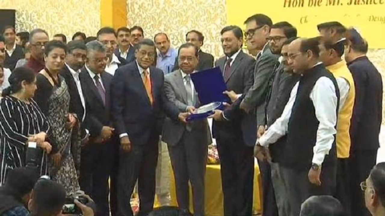 விடை பெற்றார் தலைமை நீதிபதி ரஞ்சன் கோகாய் !! பணிக்காலத்தில் இன்று கடைசி நாள் !!