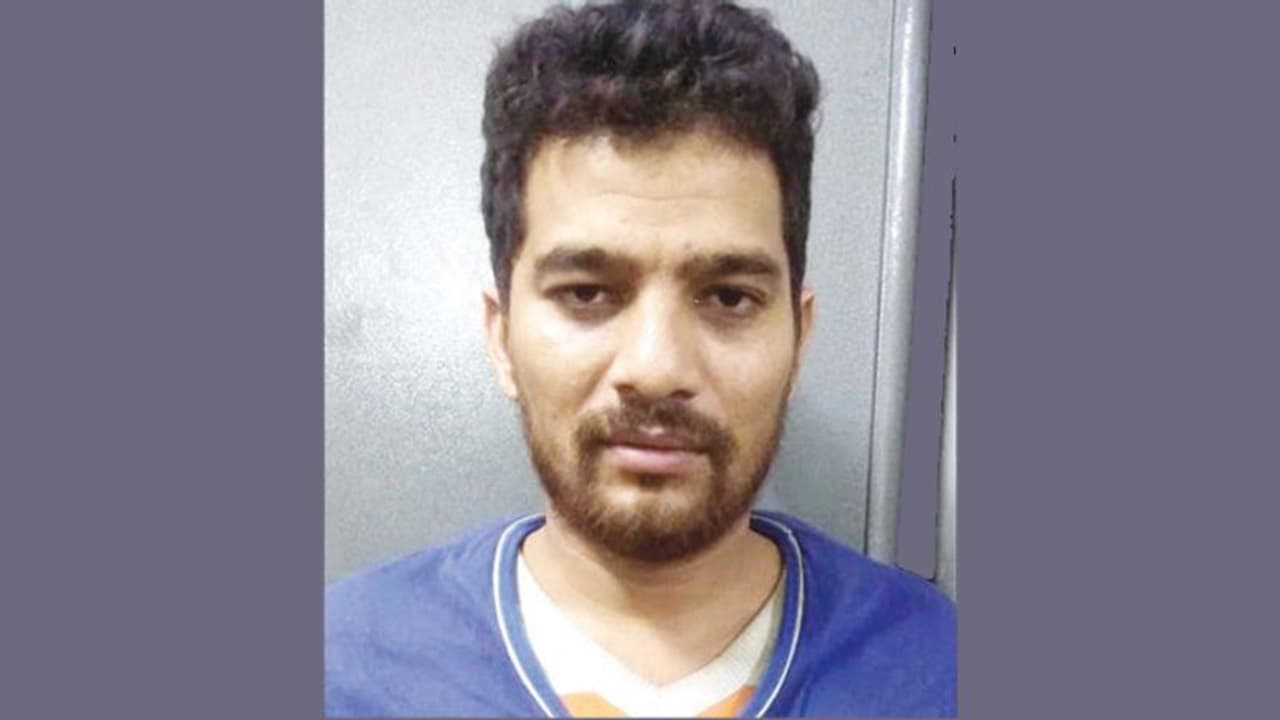 ಹಗಲು ಸೆಕ್ಯೂರಿಟಿ ಕೆಲಸ, ರಾತ್ರಿ ವೇಳೆ ಕಳ್ಳತನ: ಸೆರೆ ಹಗಲು ಸೆಕ್ಯೂರಿಟಿ ಕೆಲಸ, ರಾತ್ರಿ ವೇಳೆ ಕಳ್ಳತನ: ಸೆರೆ