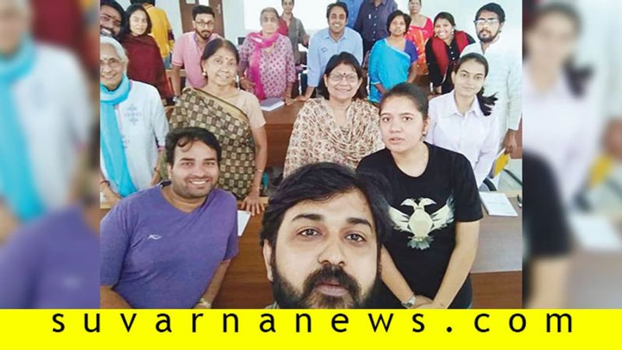 ಕನ್ನಡ ಕಟ್ಟಿದವರು:17,500 ಮಂದಿ ಅನ್ಯಭಾಷಿಕರಿಗೆ ಕನ್ನಡ ಕಲಿಸಿದ ಕನ್ನಡ ಗೊತ್ತಿಲ್ಲ ತಂಡ! ಕನ್ನಡ ಕಟ್ಟಿದವರು:17,500 ಮಂದಿ ಅನ್ಯಭಾಷಿಕರಿಗೆ ಕನ್ನಡ ಕಲಿಸಿದ ಕನ್ನಡ ಗೊತ್ತಿಲ್ಲ ತಂಡ!