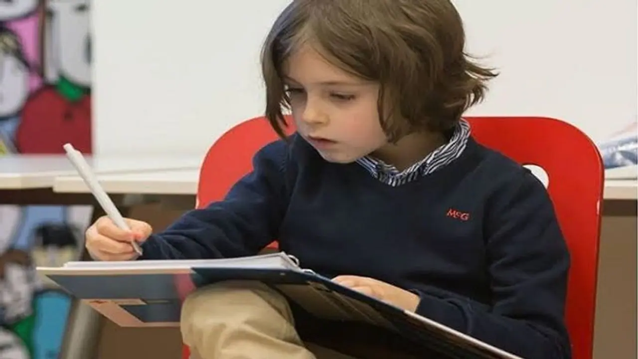 सुपर जीनियस है यह लड़का, 9 साल की उम्र में बना ग्रैजुएट..लोग बोले ये तो आइंस्टीन जैसा है... सुपर जीनियस है यह लड़का, 9 साल की उम्र में बना ग्रैजुएट..लोग बोले ये तो आइंस्टीन जैसा है...