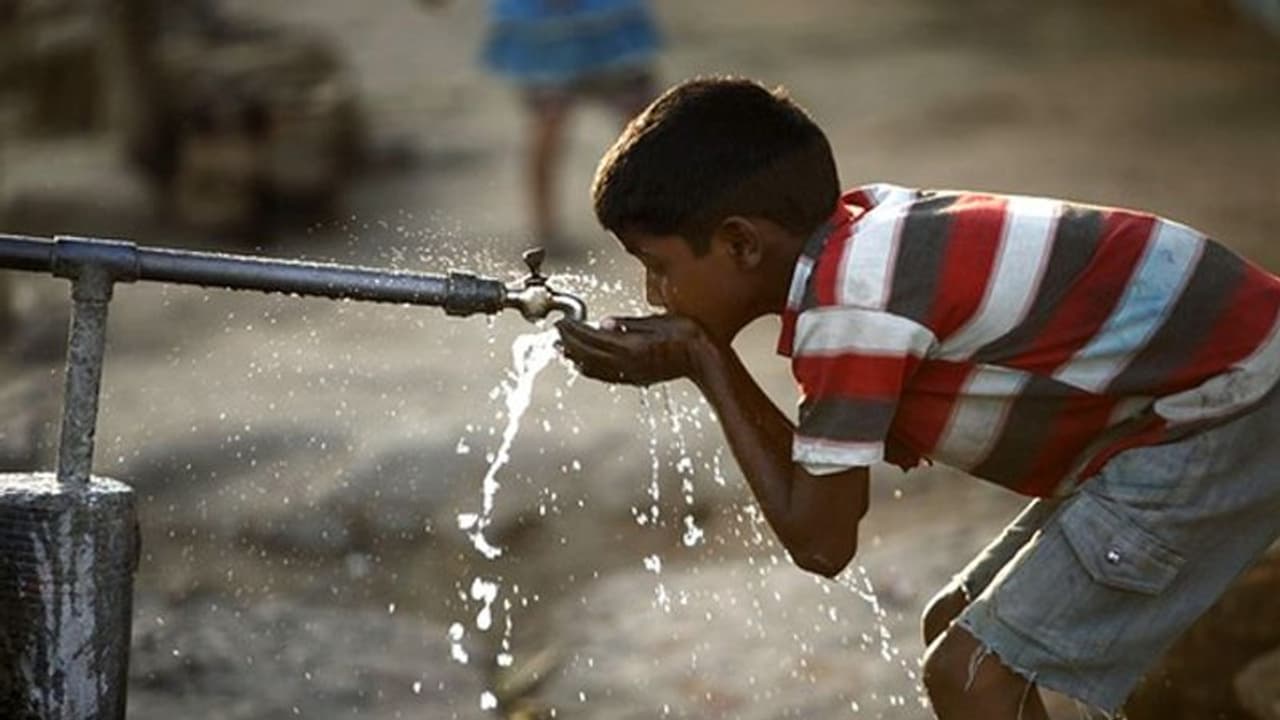 ನಗರದ ನಲ್ಲಿ ನೀರು ಕುಡಿಯಲು ಅಯೋಗ್ಯ: ಎಚ್ಚರ... ಎಚ್ಚರ...! ನಗರದ ನಲ್ಲಿ ನೀರು ಕುಡಿಯಲು ಅಯೋಗ್ಯ: ಎಚ್ಚರ... ಎಚ್ಚರ...!