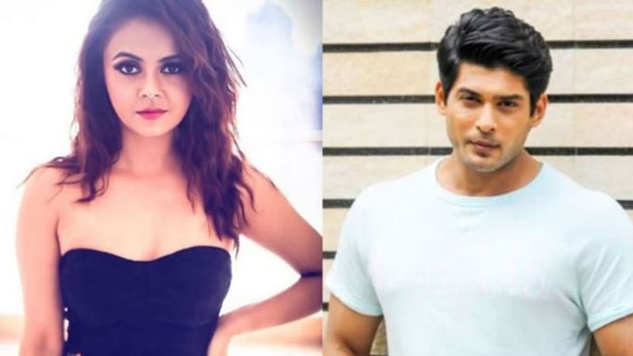 నటి స్నానానికి వెళ్తే.. బాత్రూమ్ బయటే నిల్చున్న నటుడు! నటి స్నానానికి వెళ్తే.. బాత్రూమ్ బయటే నిల్చున్న నటుడు!