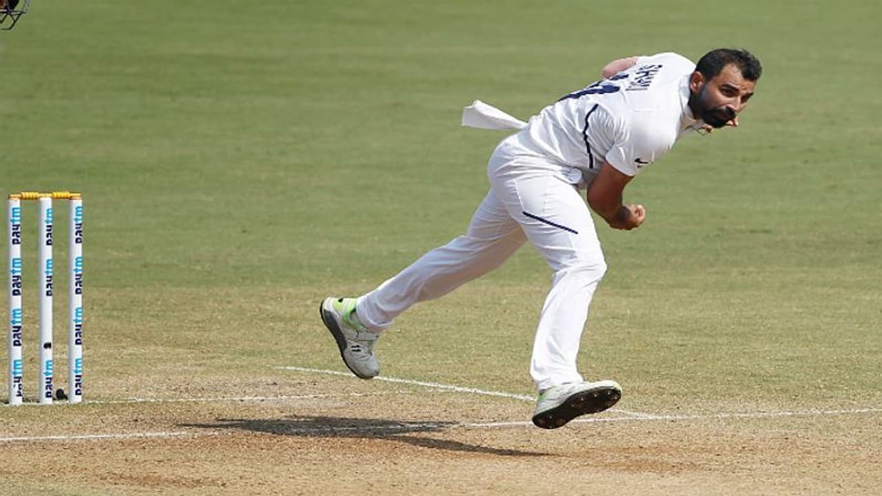 ২২ গজে বিস্ফোরণ সামির, ভারতীয় পেসারে মুগ্ধ ক্রিকেট বিশ্ব ২২ গজে বিস্ফোরণ সামির, ভারতীয় পেসারে মুগ্ধ ক্রিকেট বিশ্ব