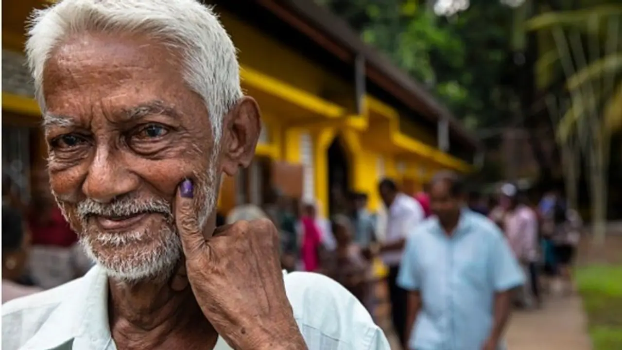প্রেসিডেন্ট নির্বাচন ঘিরে দিনভর উত্তেজনা দ্বীপরাষ্ট্রে, ভোটারদের বাসে হল বন্দুক হামলা প্রেসিডেন্ট নির্বাচন ঘিরে দিনভর উত্তেজনা দ্বীপরাষ্ট্রে, ভোটারদের বাসে হল বন্দুক হামলা