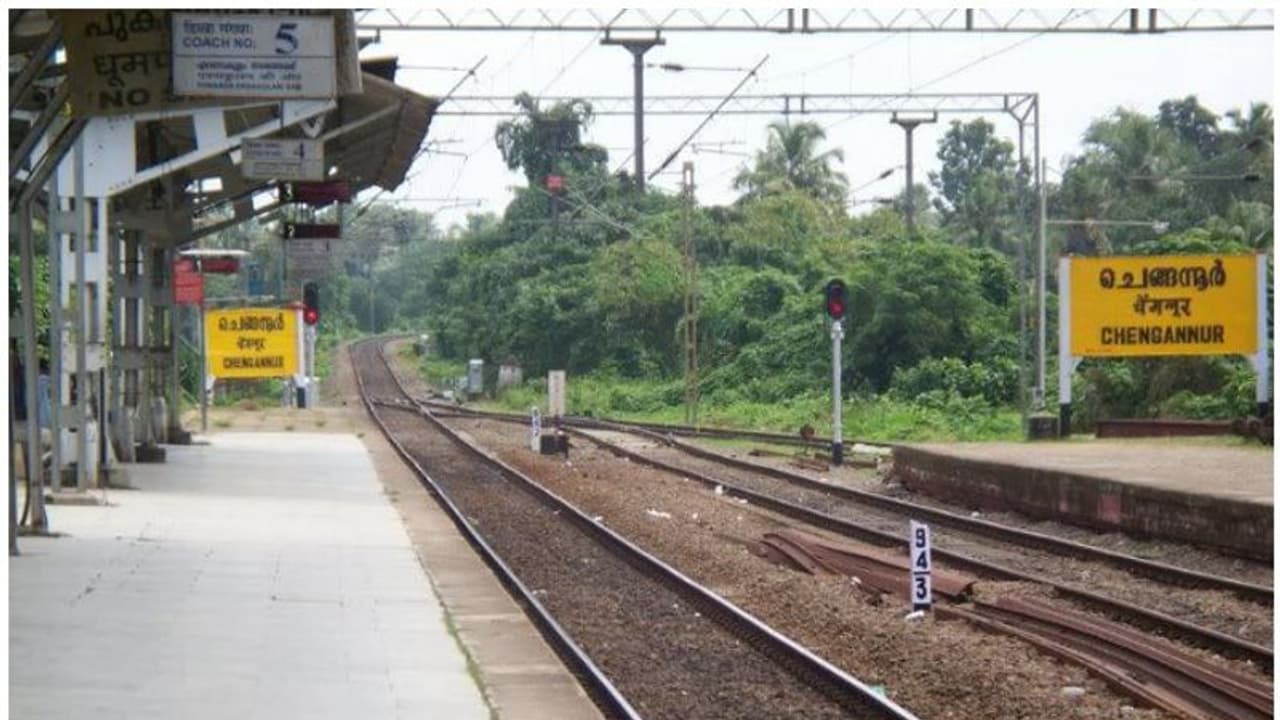 ശബരിമല തീര്‍ത്ഥാടകര്‍ക്കായി സൗകര്യങ്ങളൊരുക്കിയില്ല; പരിമിതികളുടെ നടുവില്‍ ചെങ്ങന്നൂര്‍