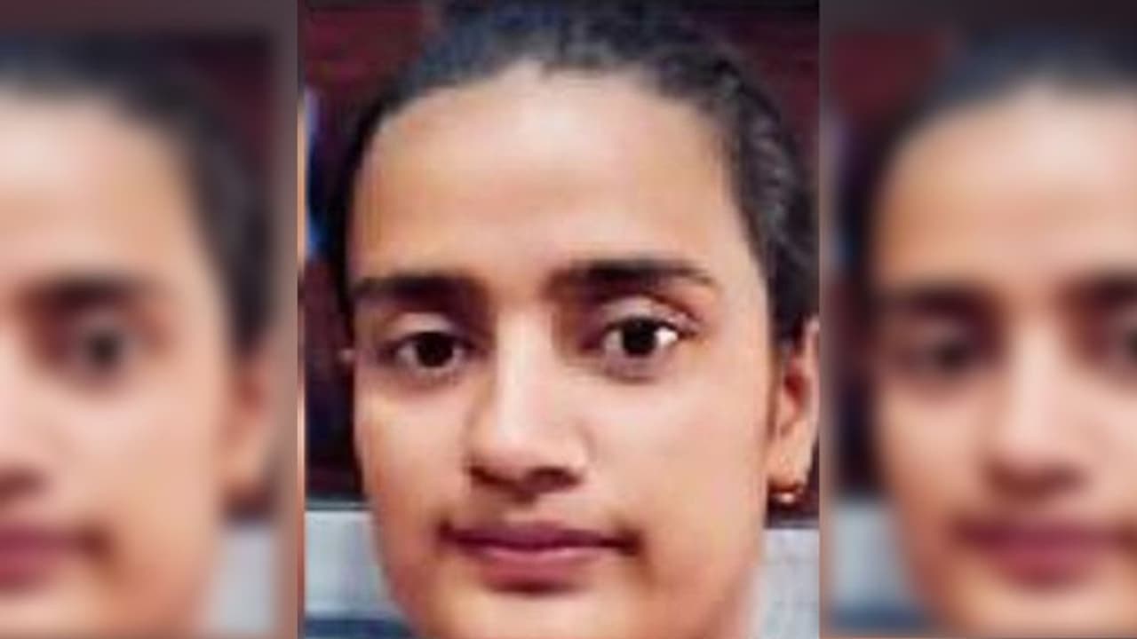 यह कैसा प्यार, न रिश्ता निभाया और न ही कहीं प्रेमिका का रिश्ता होने दिया यह कैसा प्यार, न रिश्ता निभाया और न ही कहीं प्रेमिका का रिश्ता होने दिया