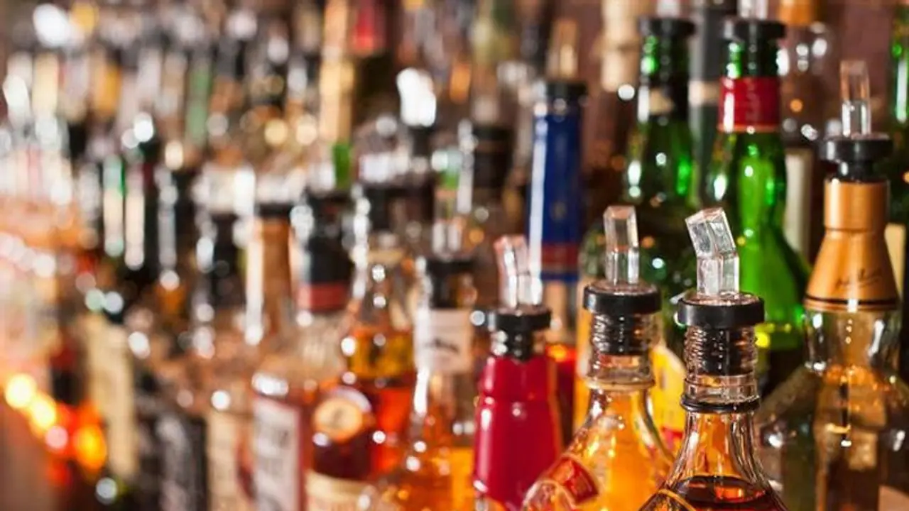 ಹೆಚ್ಚುತ್ತಿರುವ ಕೊರೋನಾ: ಮದ್ಯದಂಗಡಿ ಮುಚ್ಚಲು ಕೋರ್ಟ್ ಆದೇಶ ಹೆಚ್ಚುತ್ತಿರುವ ಕೊರೋನಾ: ಮದ್ಯದಂಗಡಿ ಮುಚ್ಚಲು ಕೋರ್ಟ್ ಆದೇಶ